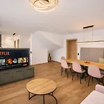 Skyline Penthouse With Private Whirlpool, Alpenluxus Collection * Muhlen (Tyrol)