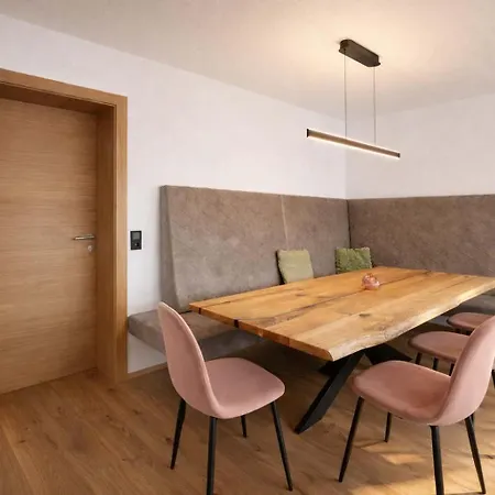 Skyline - Two-level Penthouse With Private Whirlpool 度假居