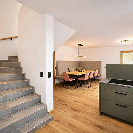 Skyline - Two-level Penthouse With Private Whirlpool * Muhlen (Tyrol)