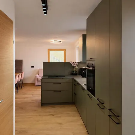 Skyline - Two-level Penthouse With Private Whirlpool